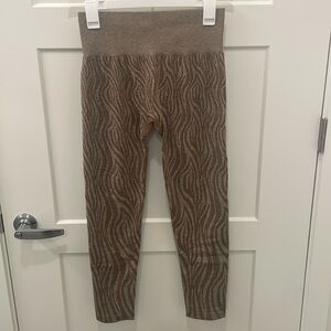 NVGTN Zebra Seamless Leggings - Mocha